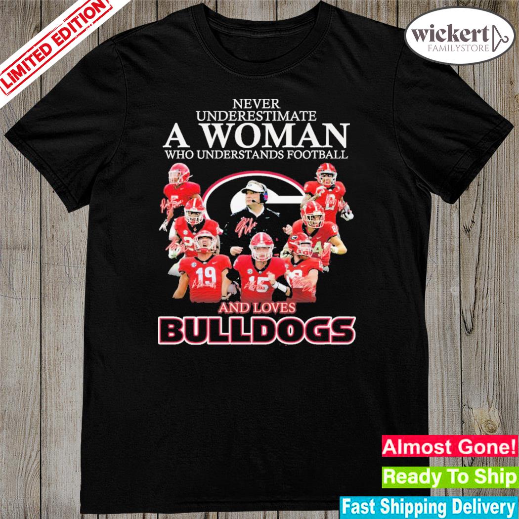 Official western Bulldogs Never underestimate a woman who understands football and loves Bulldogs shirt - Trend T Shirt Store Online